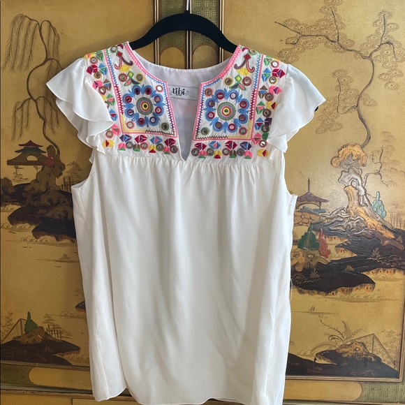 TIBI Ivory Silk Mirrored Multicolored Embroidered Flutter Sleeve Top M NWOT RARE - Picture 2 of 5